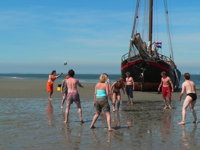 thumb_amore vici droogvallen voetballen 1.jpg