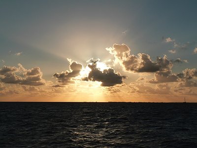 Boven het IJsselmeer en de Waddenzee