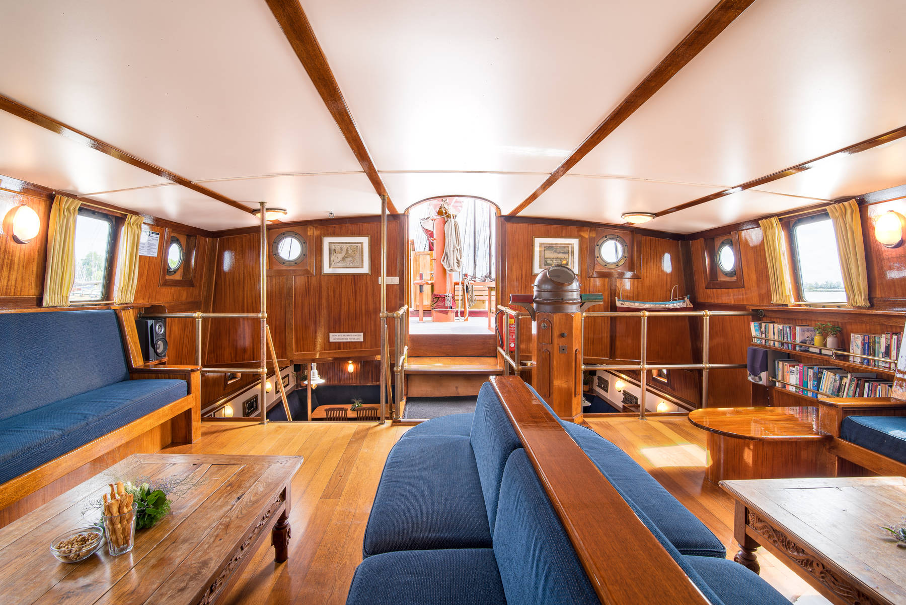 Weekend zeilen aan boord van het luxe zeilschip Radboud met eigen douche en toilet op het IJsselmeer vanuit Enkhuizen