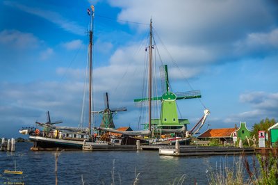 Bontekoe met molen.jpg