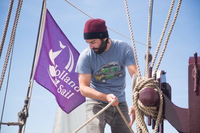 Bree Sant  man met HS vlag achtergrond.jpg