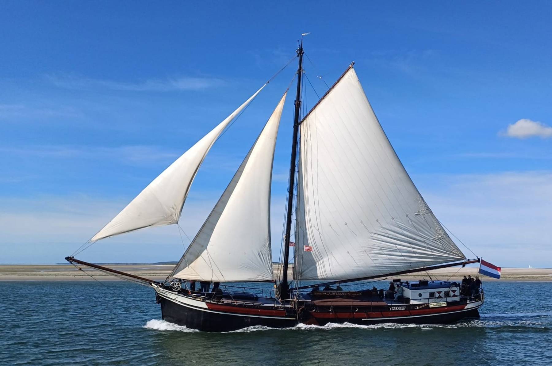 Am Pfingstwochenende mit dem Segelschiff Lauwerszee ab Harlingen auf dem IJsselmeer oder Wattenmeer segeln