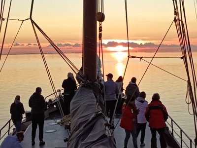 zonsondergangvoordekNirwanaIMG20241004190428L.jpg