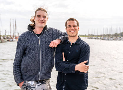6 -Tägige Segelreise mit dem luxuriösen Plattbodenschiff Radboud (jede Kabine verfügt über eine eigene Dusche mit WC), noch ein Bett für Frau und zwei Betten für Mann verfügbar